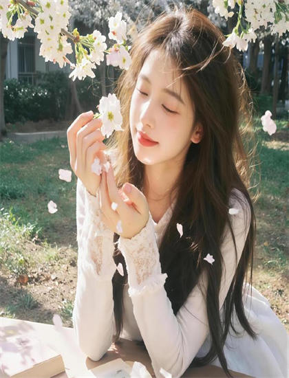 《LILY》隐藏彩蛋发现指南：细节与彩蛋寻找攻略，无删减版